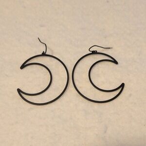 Vintage Unsigned Black Enamel Crescent Moon Cut Out French Hook 1.5" Earrings